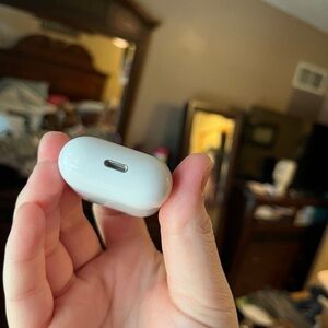 Apple AirPods 2nd Generation with Charging Case